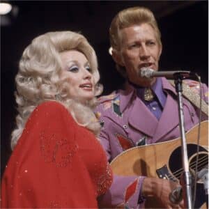 Dolly Parton and Porter Wagoner perform together in 1978.